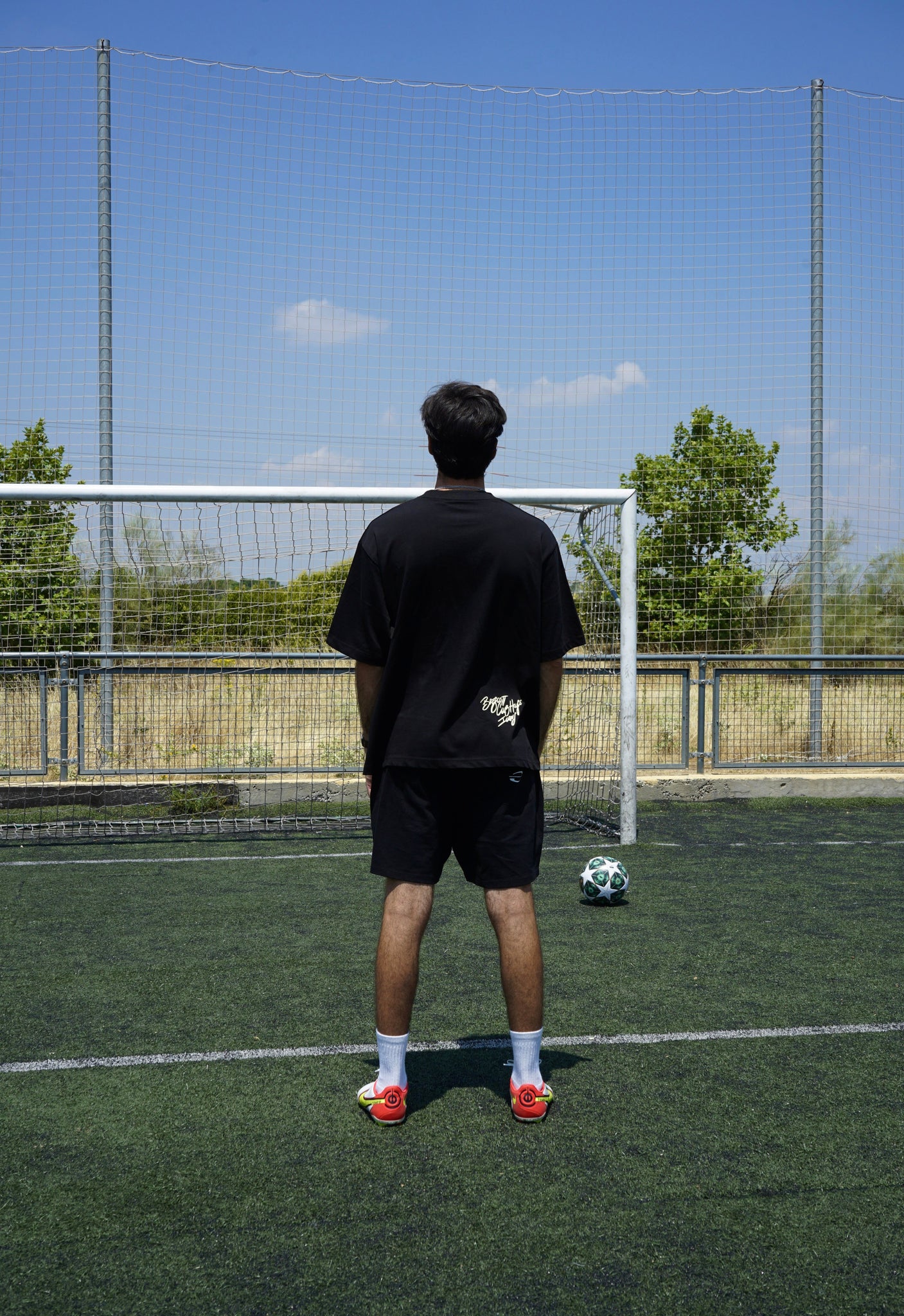 APRÈS FOOTBALL BLACK T-SHIRT