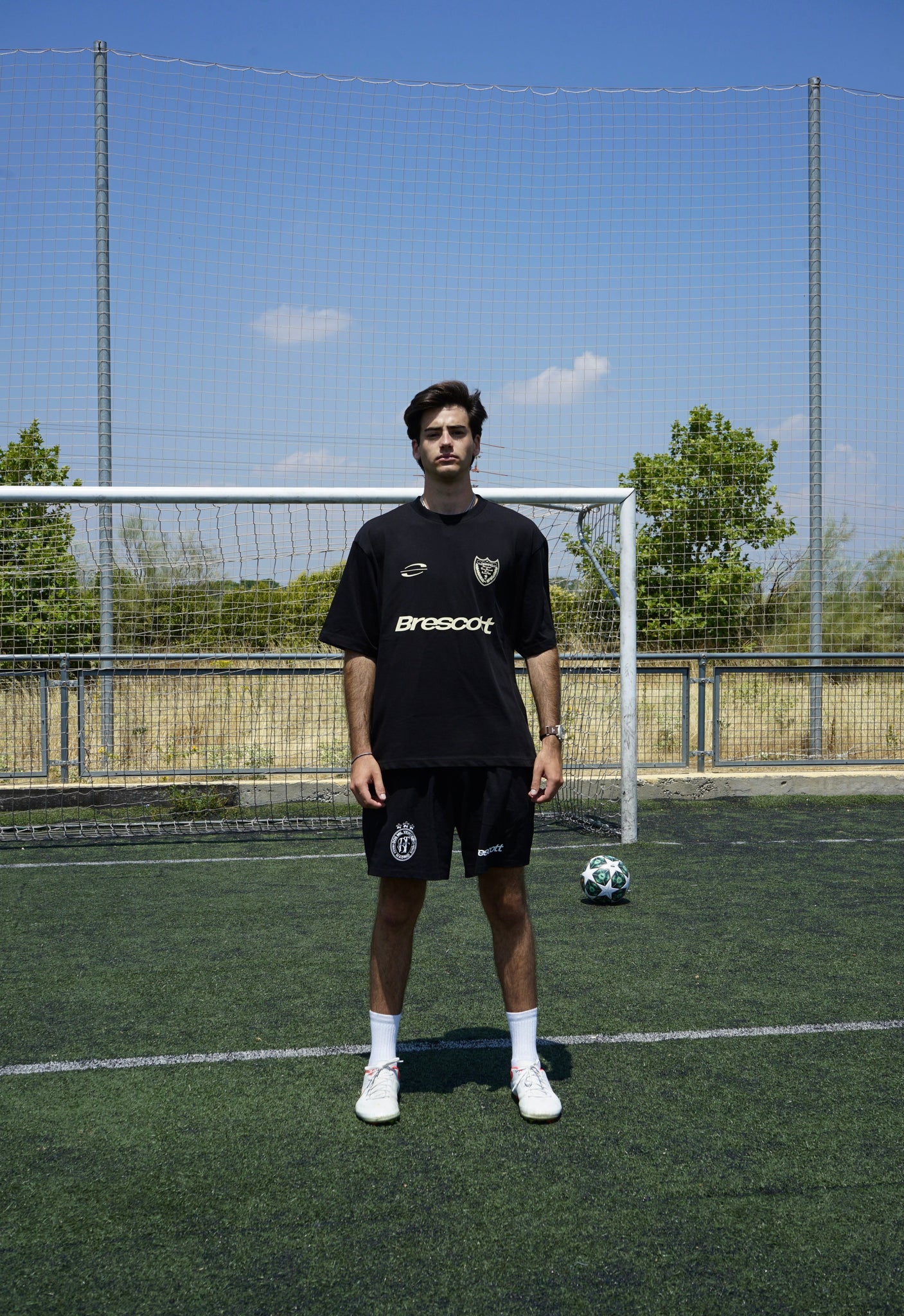 APRÈS FOOTBALL BLACK T-SHIRT